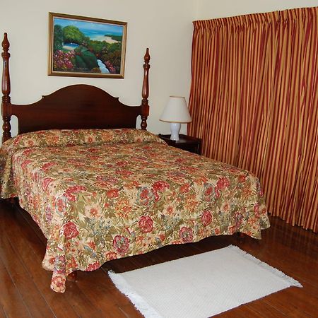 Inn At Shaw Park Gardens & Waterfalls Очо Риос Екстериор снимка