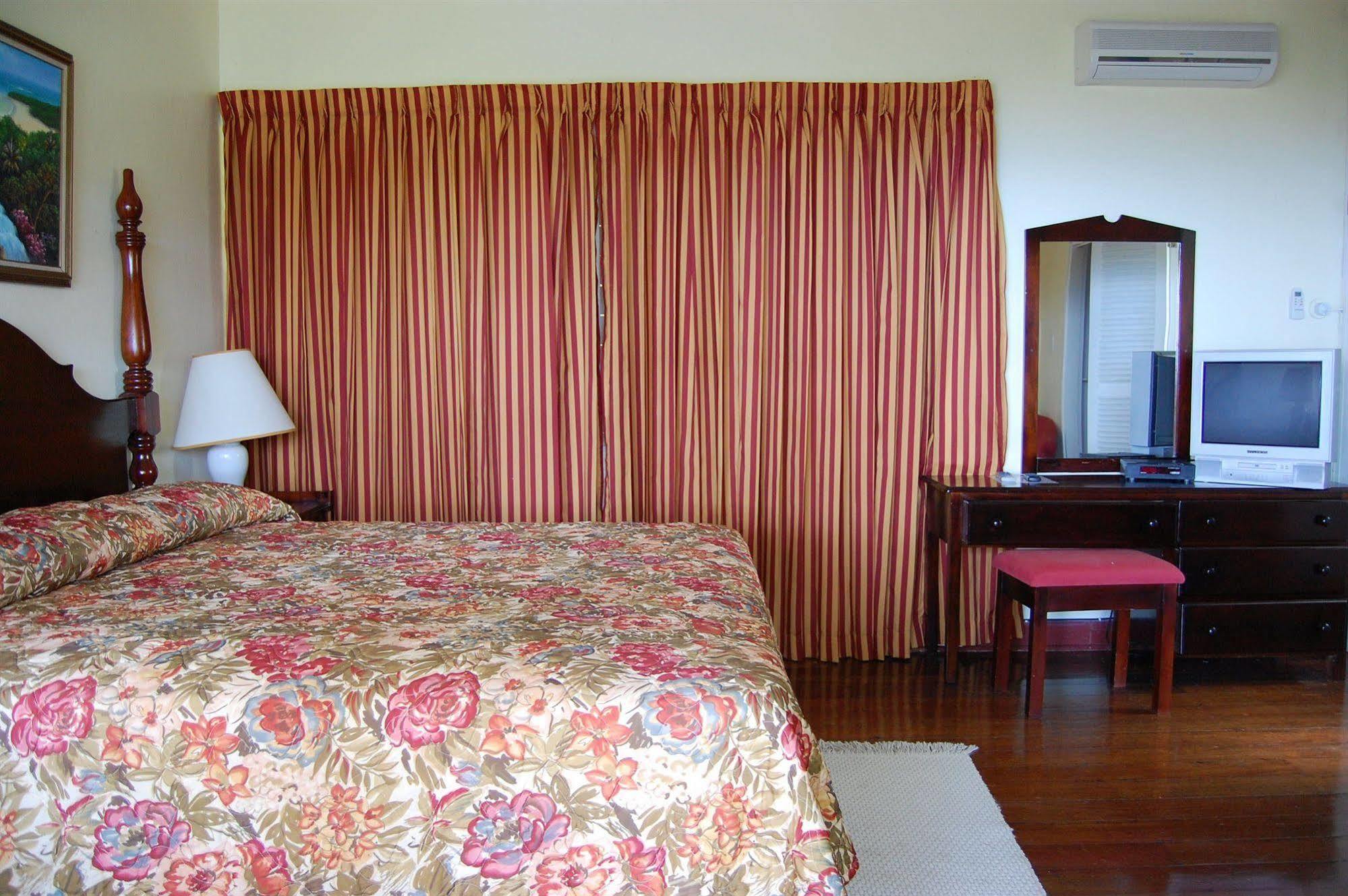 Inn At Shaw Park Gardens & Waterfalls Очо Риос Екстериор снимка
