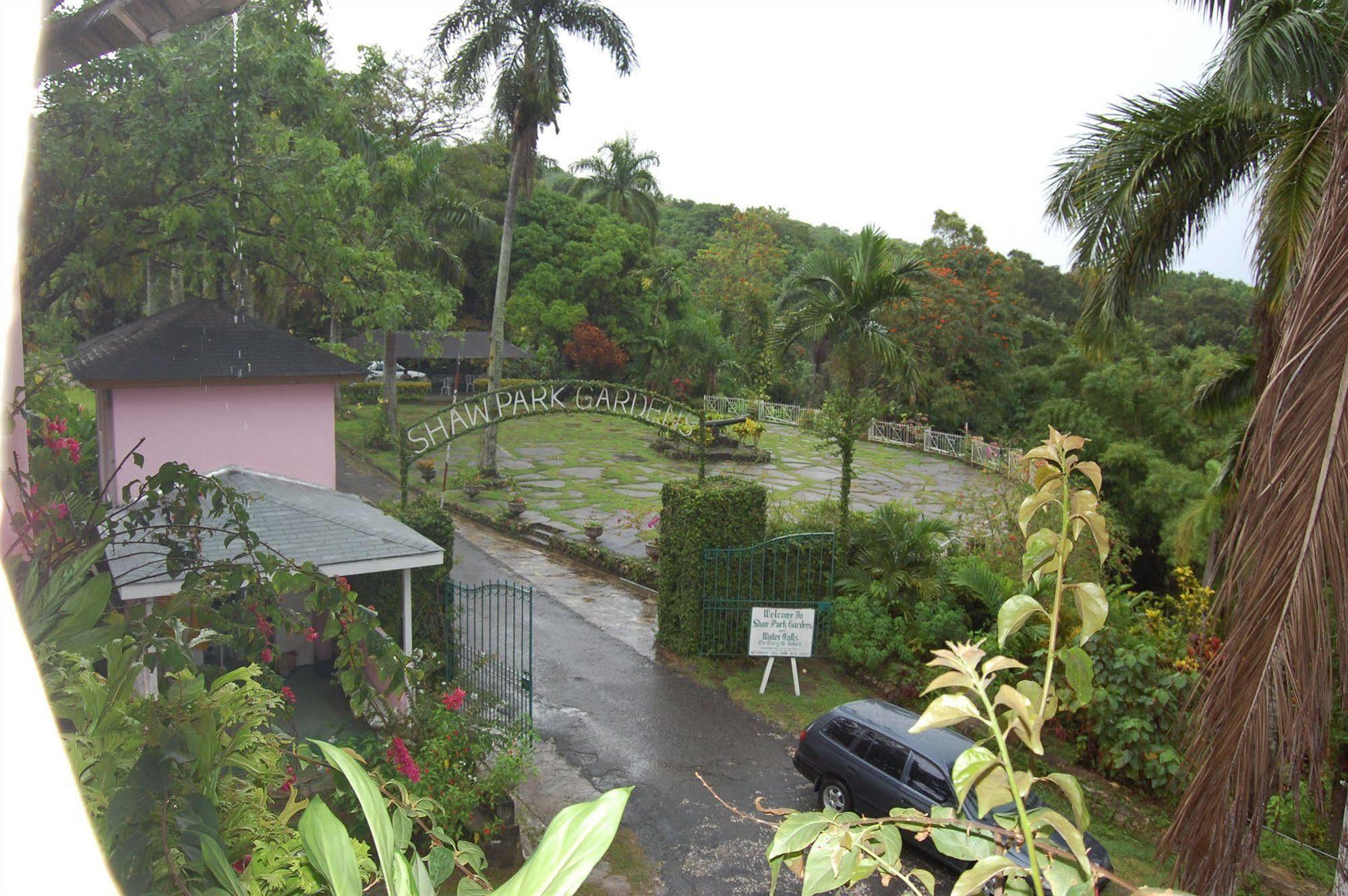 Inn At Shaw Park Gardens & Waterfalls Очо Риос Екстериор снимка